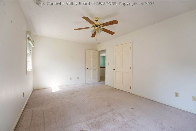 2 Beacon Hill, Charleston, WV 25311