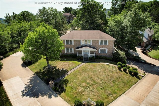 2 Beacon Hill, Charleston, WV 25311