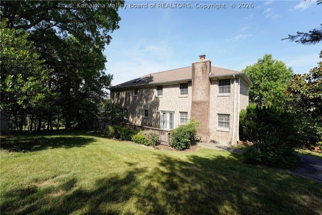 2 Beacon Hill, Charleston, WV 25311
