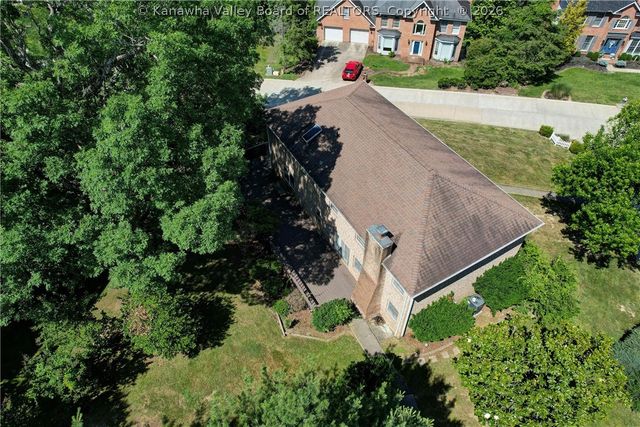 2 Beacon Hill, Charleston, WV 25311