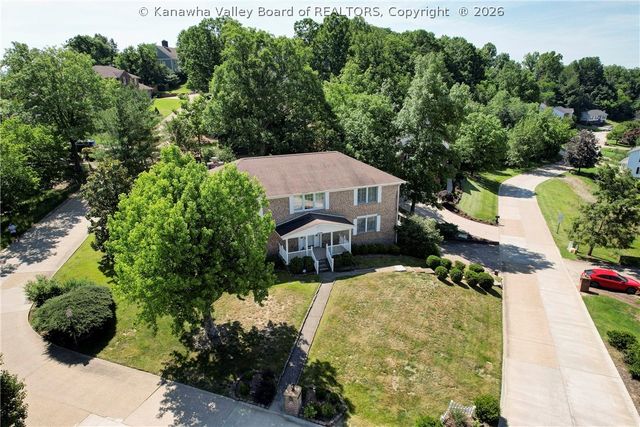 2 Beacon Hill, Charleston, WV 25311