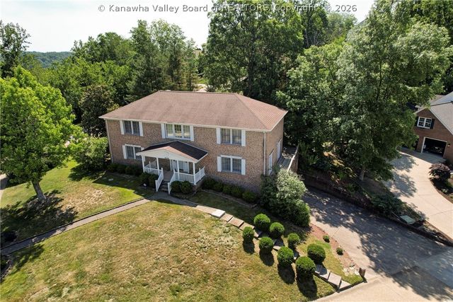 2 Beacon Hill, Charleston, WV 25311