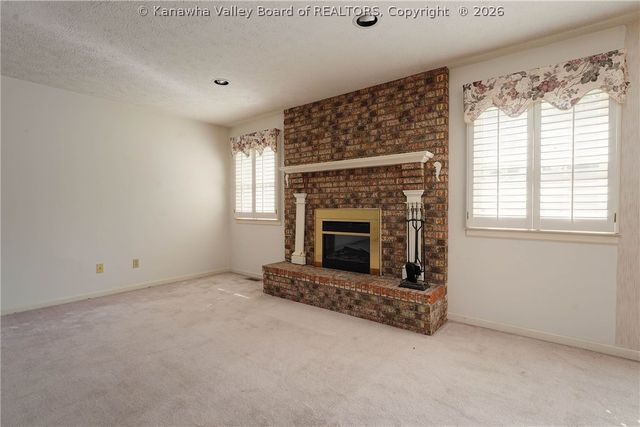 2 Beacon Hill, Charleston, WV 25311