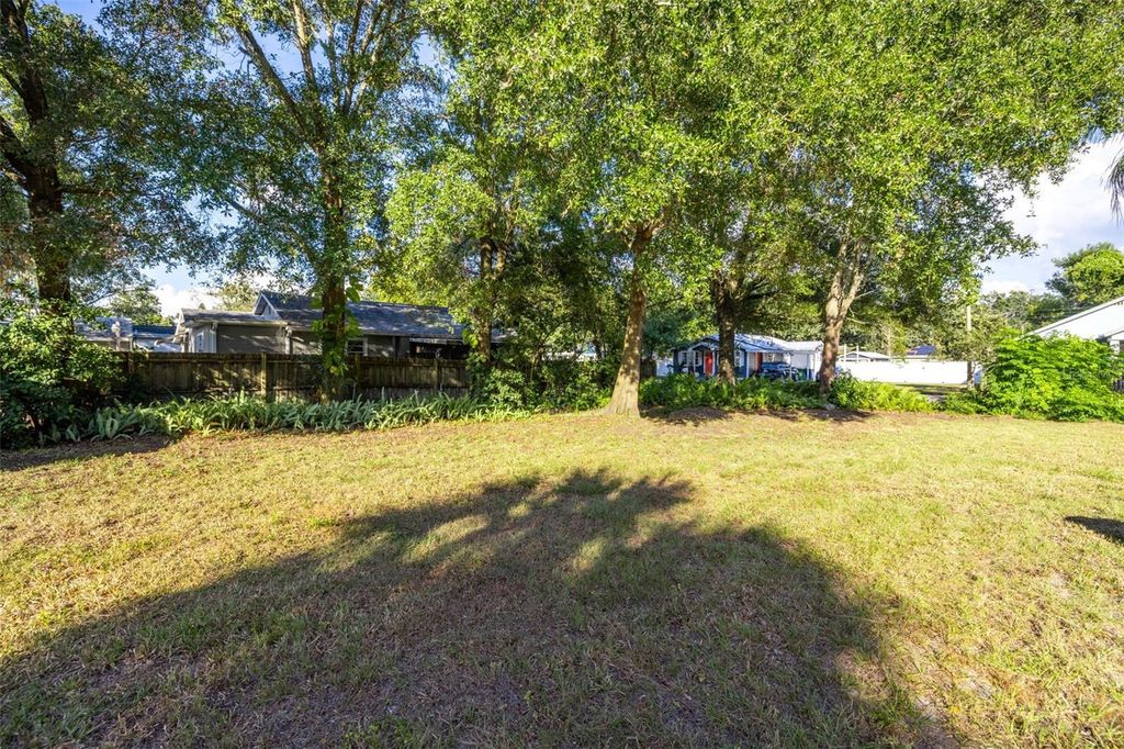 Image 4 of property listing at 5806 N 17TH STREET, Tampa, FL 33610
