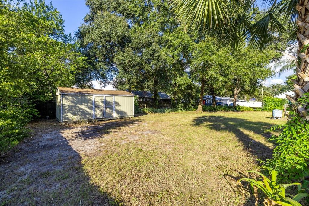 Image 5 of property listing at 5806 N 17TH STREET, Tampa, FL 33610