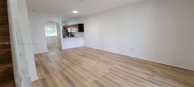 5640 NW 115th Court 211, Doral, FL 33178