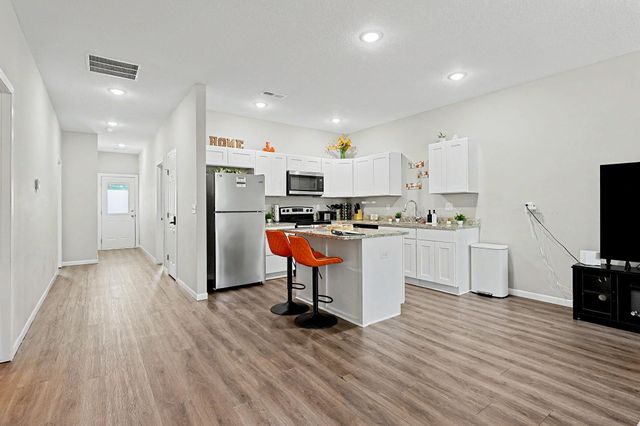 4520 E Gilbert St, Wichita, KS 67218
