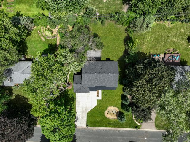 625 Ivy Falls Avenue, Mendota Heights, MN 55118