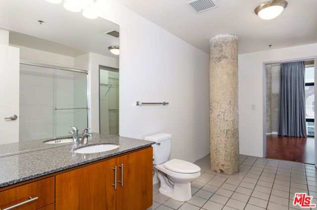 330 W 11th Street 406, Los Angeles, CA 90015