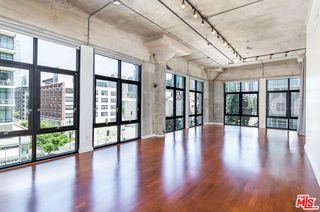 330 W 11th Street 406, Los Angeles, CA 90015