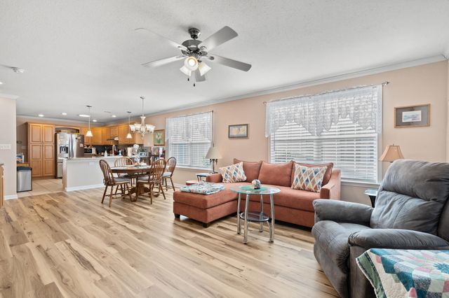 246 Lakeside Crossing Dr., Conway, SC 29526