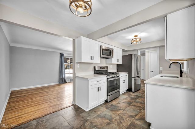 5951 Mayland Avenue, Mayfield Heights, OH 44124