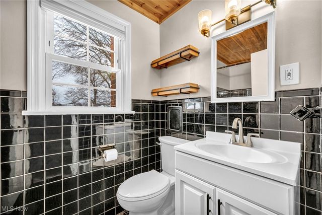 5951 Mayland Avenue, Mayfield Heights, OH 44124