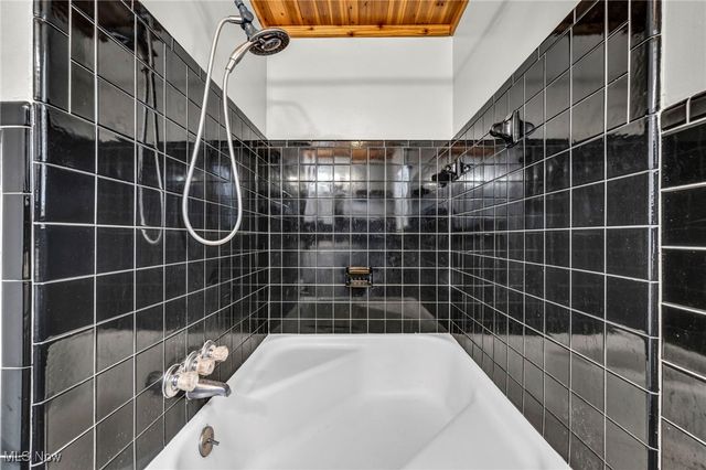 5951 Mayland Avenue, Mayfield Heights, OH 44124