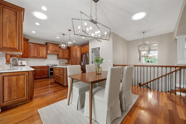 1150 Bedford Court, Marion, IA 52302