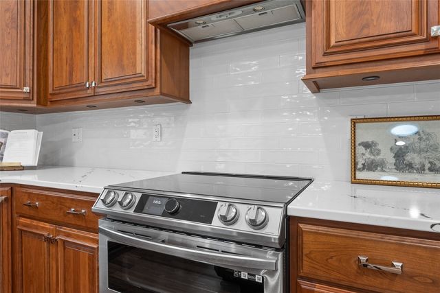 1150 Bedford Court, Marion, IA 52302