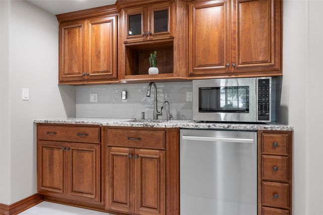 1150 Bedford Court, Marion, IA 52302