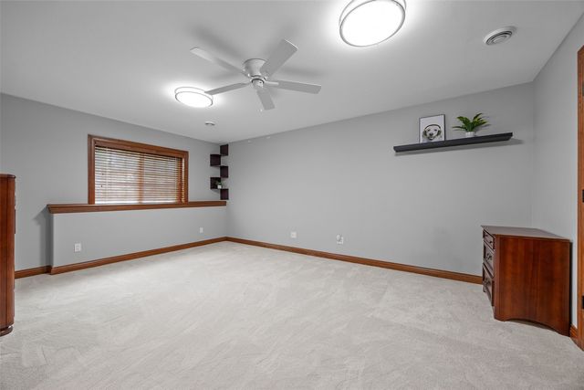 1150 Bedford Court, Marion, IA 52302