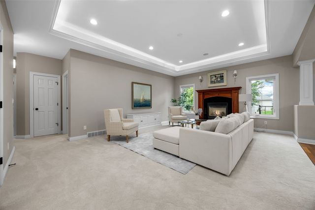 1150 Bedford Court, Marion, IA 52302