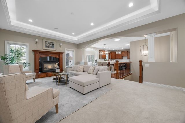 1150 Bedford Court, Marion, IA 52302