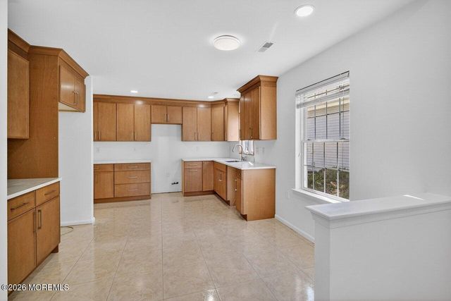 39 Spyglass Drive, Jackson, NJ 08527