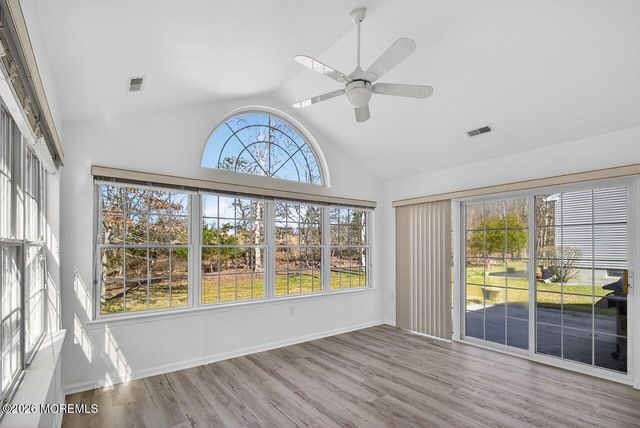 39 Spyglass Drive, Jackson, NJ 08527