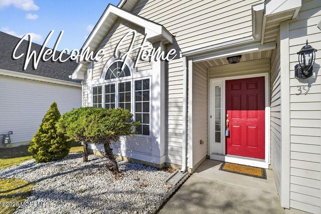 39 Spyglass Drive, Jackson, NJ 08527