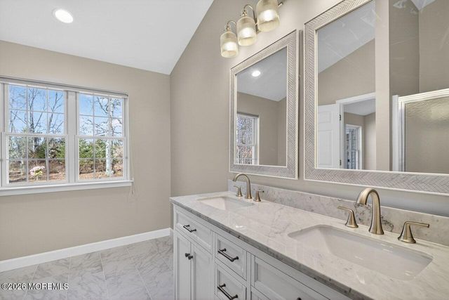 39 Spyglass Drive, Jackson, NJ 08527