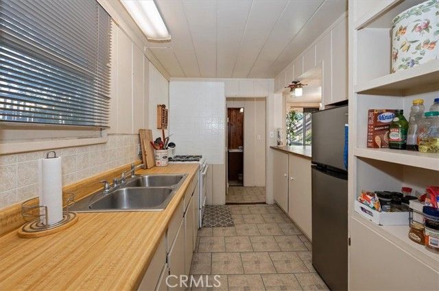 22838 Waters, Crestline, CA 92325