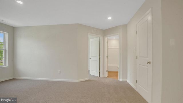 1011 NEW RD, Linwood, NJ 08221
