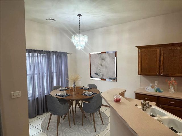 601 N Chisholm Trail Way, Mustang, OK 73064