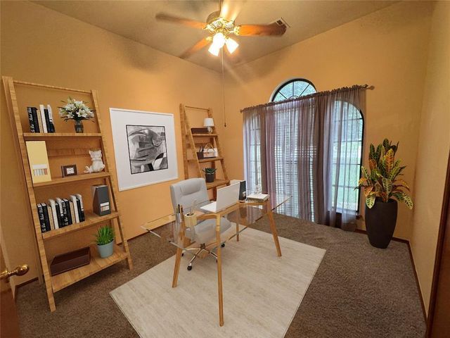 601 N Chisholm Trail Way, Mustang, OK 73064