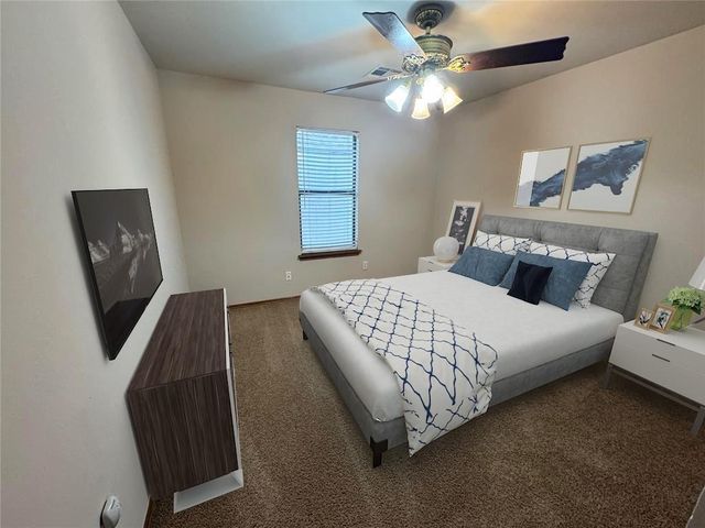 601 N Chisholm Trail Way, Mustang, OK 73064