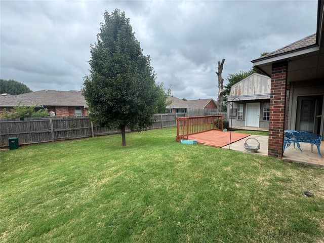 601 N Chisholm Trail Way, Mustang, OK 73064
