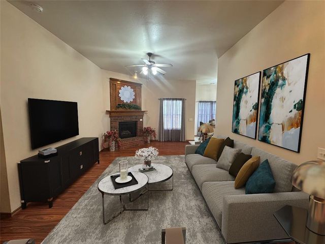 601 N Chisholm Trail Way, Mustang, OK 73064