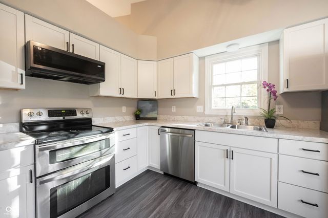 7824 Ashton Place, Fishers, IN 46038