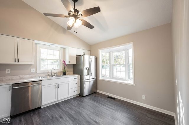 7824 Ashton Place, Fishers, IN 46038