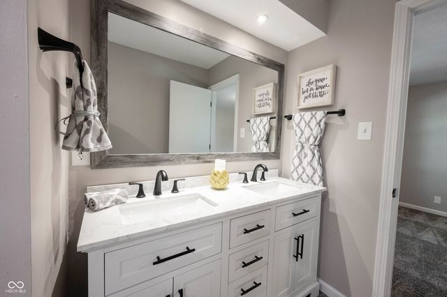 7824 Ashton Place, Fishers, IN 46038