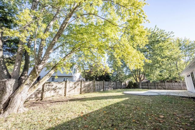 7824 Ashton Place, Fishers, IN 46038