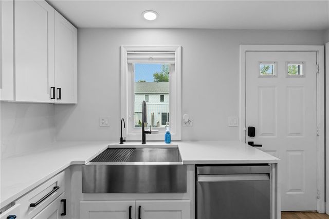 41 Dale Avenue D, Johnston, RI 02919