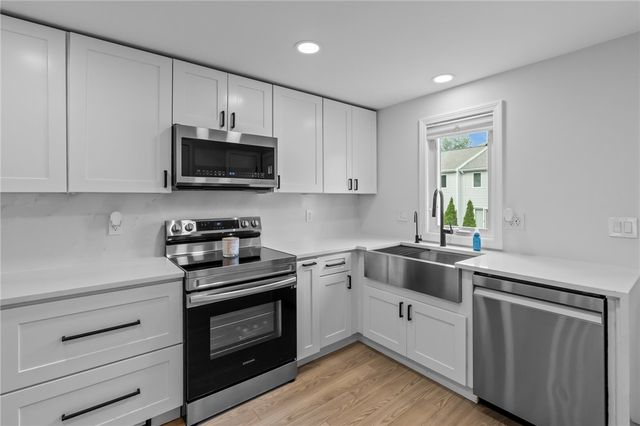 41 Dale Avenue D, Johnston, RI 02919