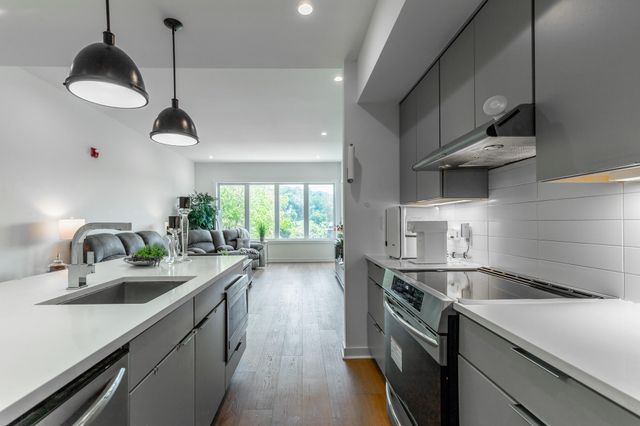 411 Fairpoint Street 308, Chattanooga, TN 37405