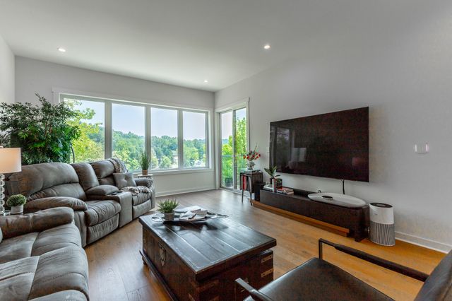 411 Fairpoint Street 308, Chattanooga, TN 37405