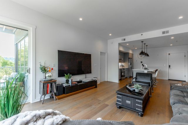 411 Fairpoint Street 308, Chattanooga, TN 37405