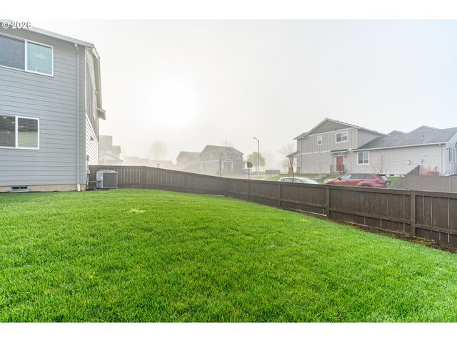 2753 Nw SHADDEN Dr, Mc Minnville, OR 97128