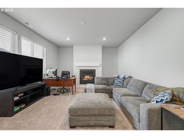 2753 Nw SHADDEN Dr, Mc Minnville, OR 97128