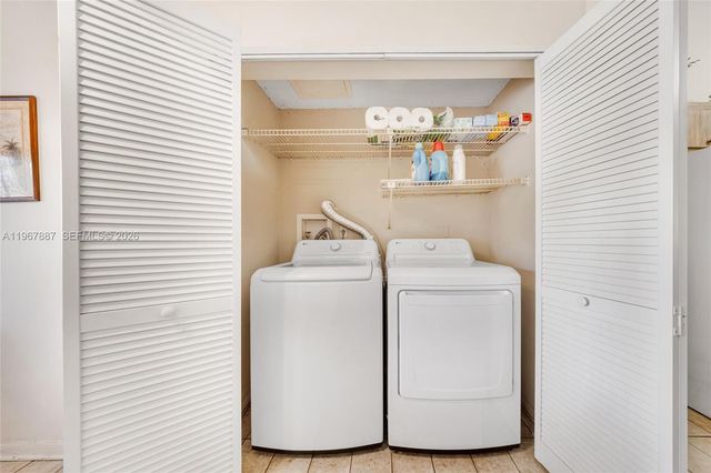 567 NE 199th Ter 1S, Miami, FL 33179