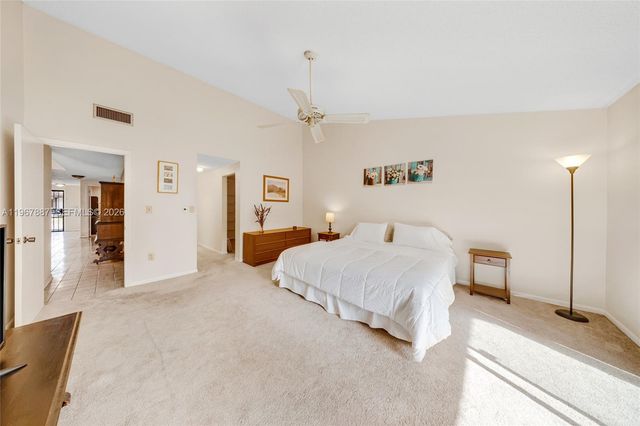 567 NE 199th Ter 1S, Miami, FL 33179