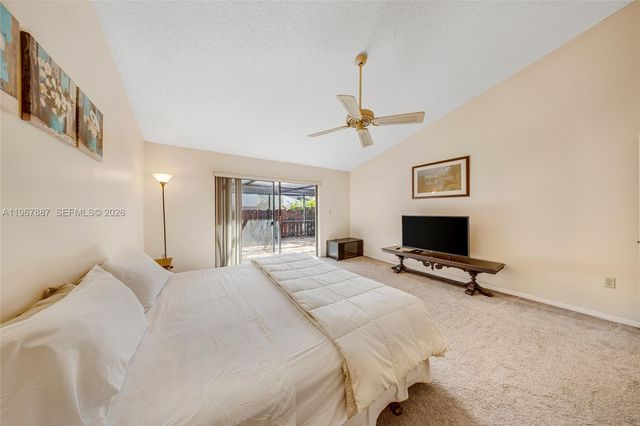 567 NE 199th Ter 1S, Miami, FL 33179