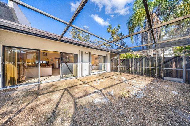 567 NE 199th Ter 1S, Miami, FL 33179